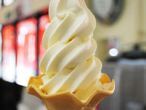 White Natsumikan soft ice cream